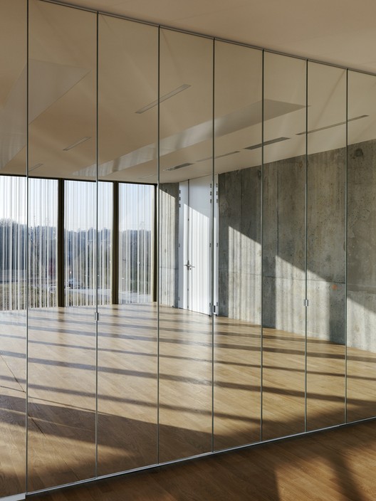 Centro Cultural en Saint-Germain-lès-Arpajon / Ateliers O-S architectes - Imagen 17 de 50