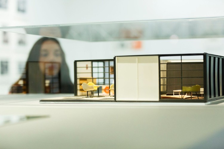 O Mundo de Charles e Ray Eames (US) . Image Cortesia de Trienal de Arquitectura de Lisboa