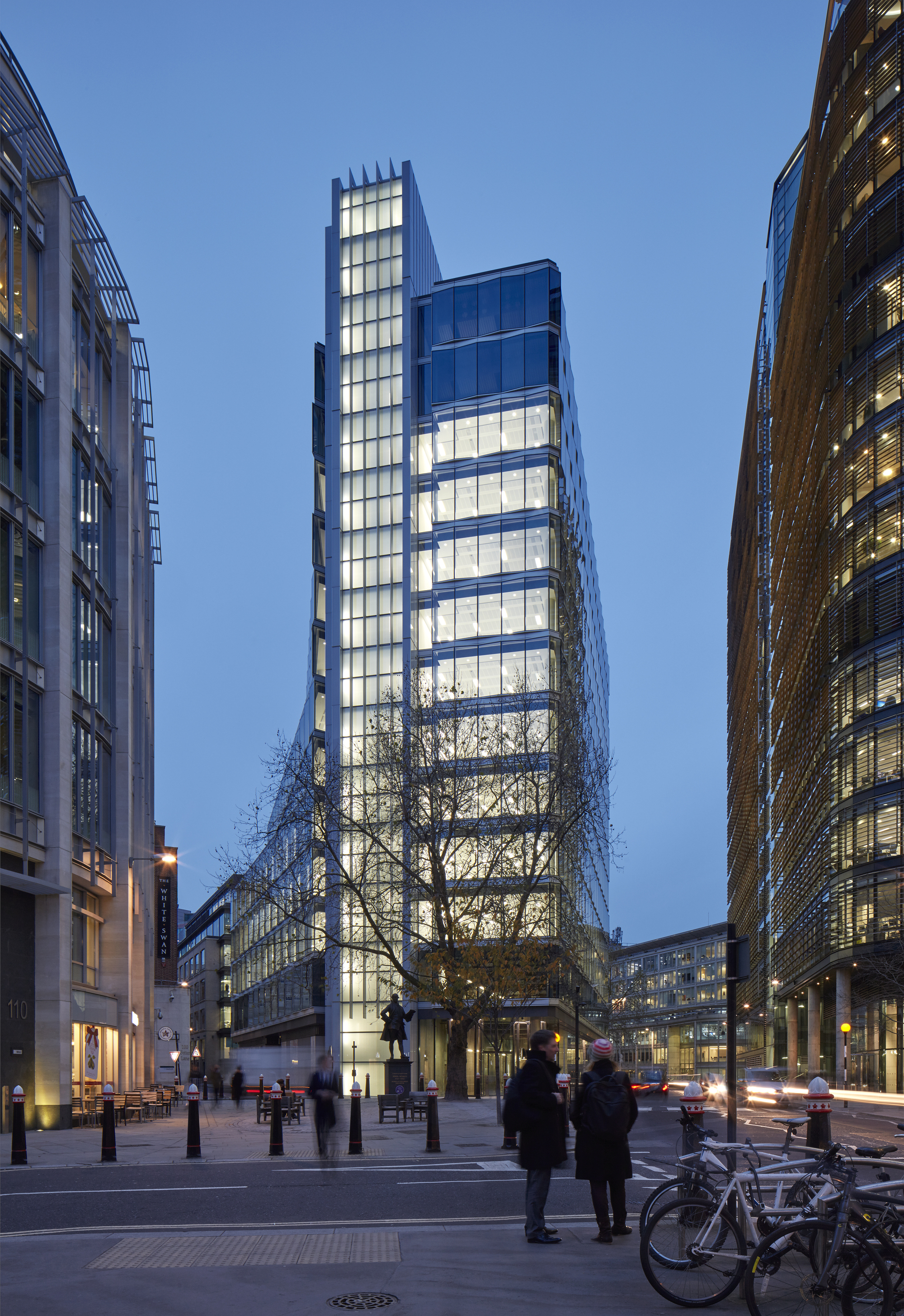 100 log 20 Silver Flanagan 12 New Architects / Doone Fetter Lane 100 log 20 Silver Flanagan 12 New Architects / Doone Fetter Lane