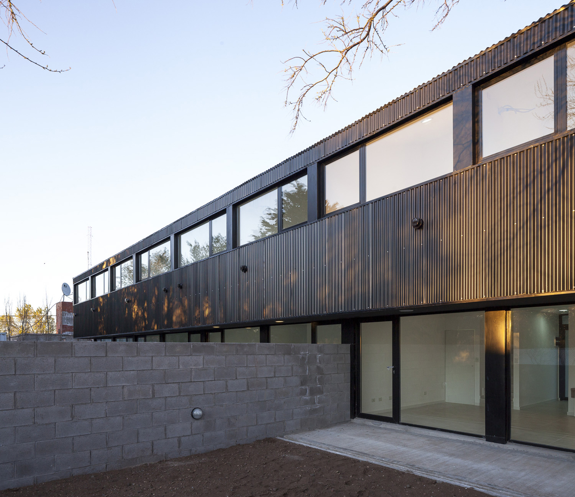 Calde Roco Gallery of Housing in Calle Roca / Gálvez Autunno Arquitectos - 5