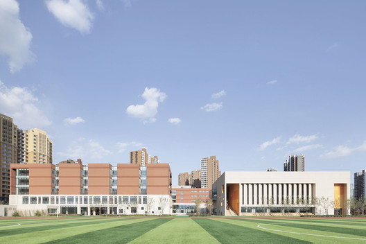 School with an Open Space / Beijing Institute of Architectural Design 6th Division - Image 6 of 40