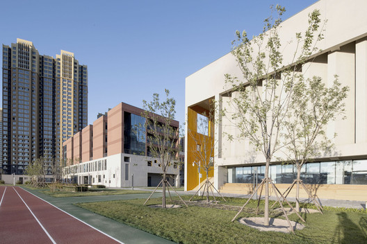 School with an Open Space / Beijing Institute of Architectural Design 6th Division - Image 2 of 40