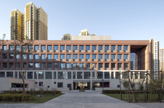 School with an Open Space / Beijing Institute of Architectural Design 6th Division - Image 3 of 40