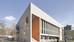 School with an Open Space / Beijing Institute of Architectural Design 6th Division