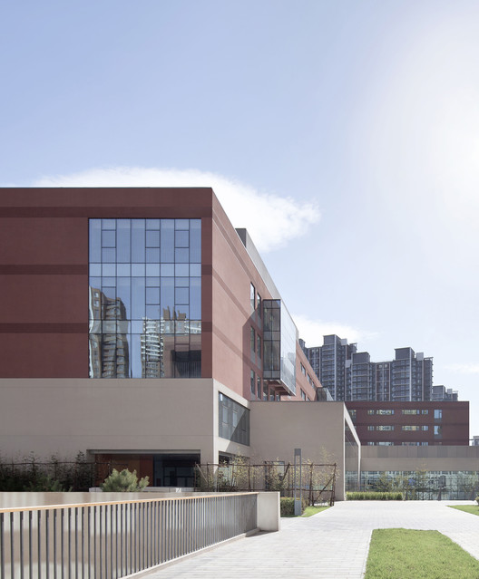 School with an Open Space / Beijing Institute of Architectural Design 6th Division - Image 13 of 40