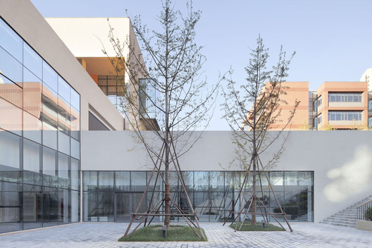 School with an Open Space / Beijing Institute of Architectural Design 6th Division - Image 11 of 40