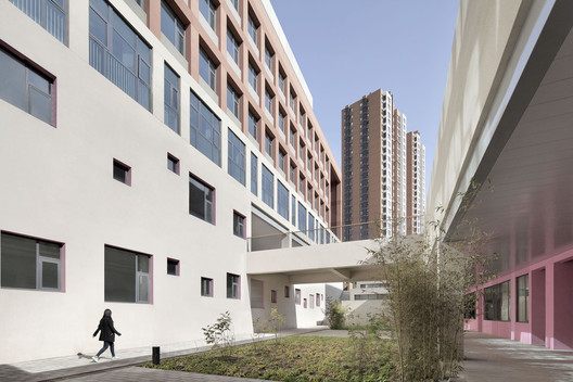 School with an Open Space / Beijing Institute of Architectural Design 6th Division - Image 10 of 40