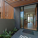 Rothesay Bay / Creative Arch - Renovation, Courtyard, Door, Facade, Beam