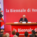 Bienal de Venecia 2016: Alejandro Aravena y Paolo Baratta presentan inédita conferencia de prensa en Chile - Image 3 of 4