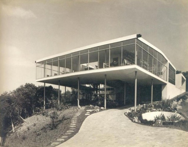 Casa de Vidro. © wordpress casasbrasileiras