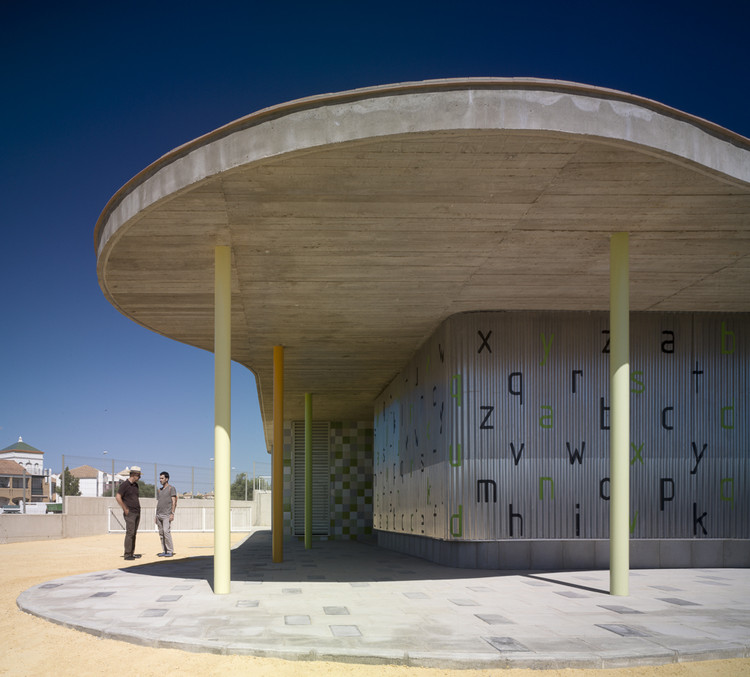 Pabellón De Infantil Del Colegio Público "La Barrosa" / Gabriel Verd, © Jesús Granada