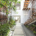 The Breathing Wall Residence  / LIJO.RENY Architects - Stairs, Garden, Handrail