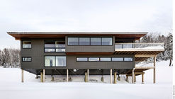Chalet de Ski Laurentian / RobitailleCurtis