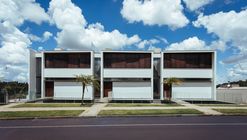 Residências em Série LT / Michel Macedo Arquitetos