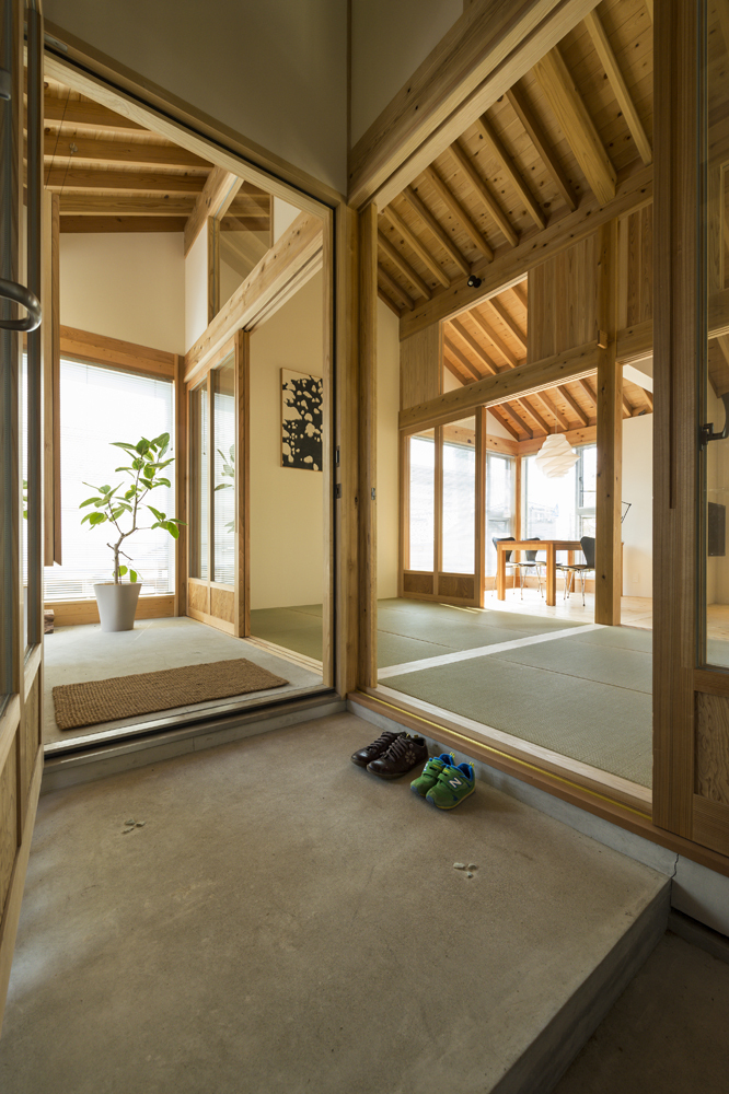 Gallery of Inari House / TOKMOTO architectures room - 3
