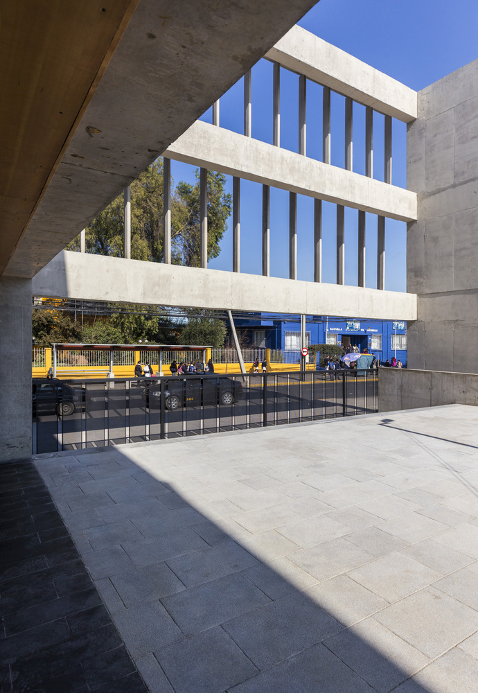 Gallery of Ministry of Housing and Urban Development Building / Carreño