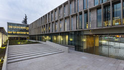 Ministry of Housing and Urban Development Building / Carreño Sartori Arquitectos