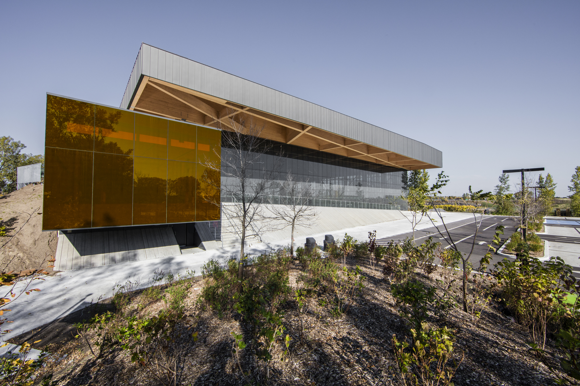 Galería de Estádio de Futebol Montreal / Saucier + Perrotte architectes