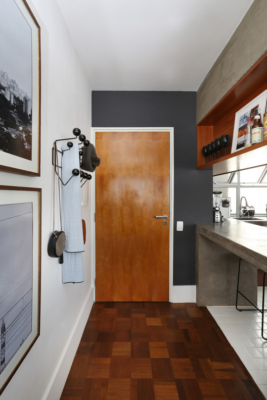 Apartamento Granja Julieta  / Cincocinco Arquitetura - Bancada, Iluminação