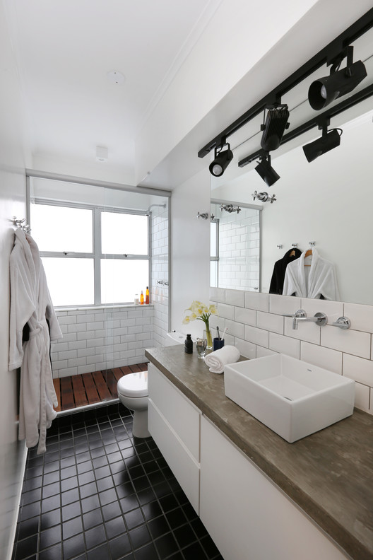 Apartamento Granja Julieta  / Cincocinco Arquitetura - Pia, Janela, Banheiro