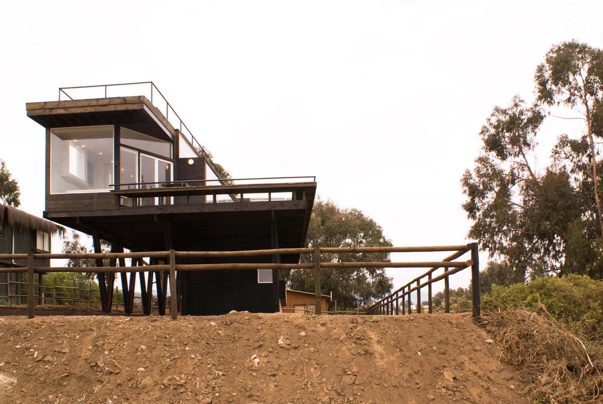 Galería de Casa Cerro Tacna / dRN Architects 12