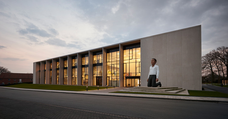 Hörmann Forum  / Wannenmacher + Möller GmbH - Offices, Facade, Door