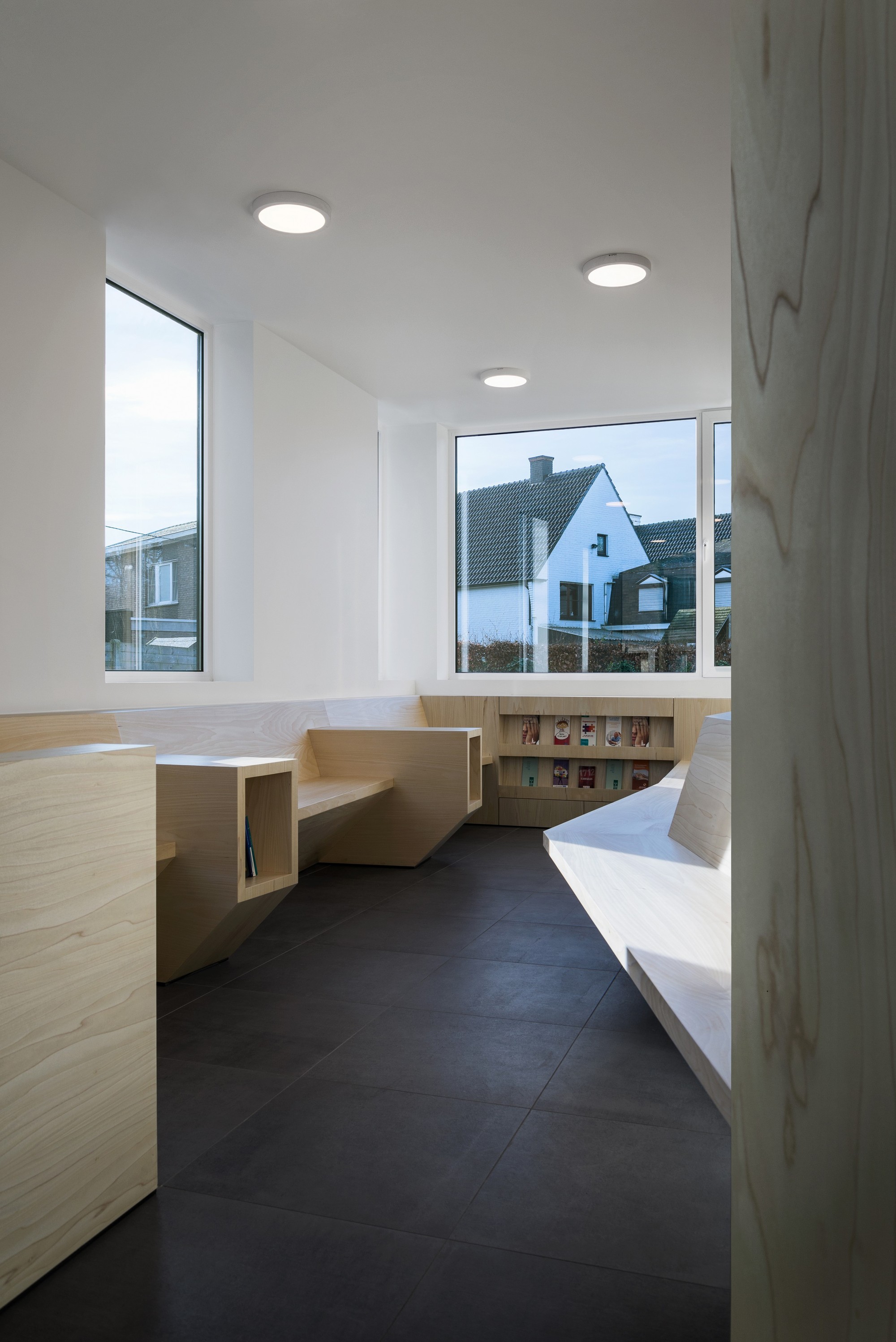 Gallery of Medical Practice De Schuyter / Joshua Florquin Architects - 14
