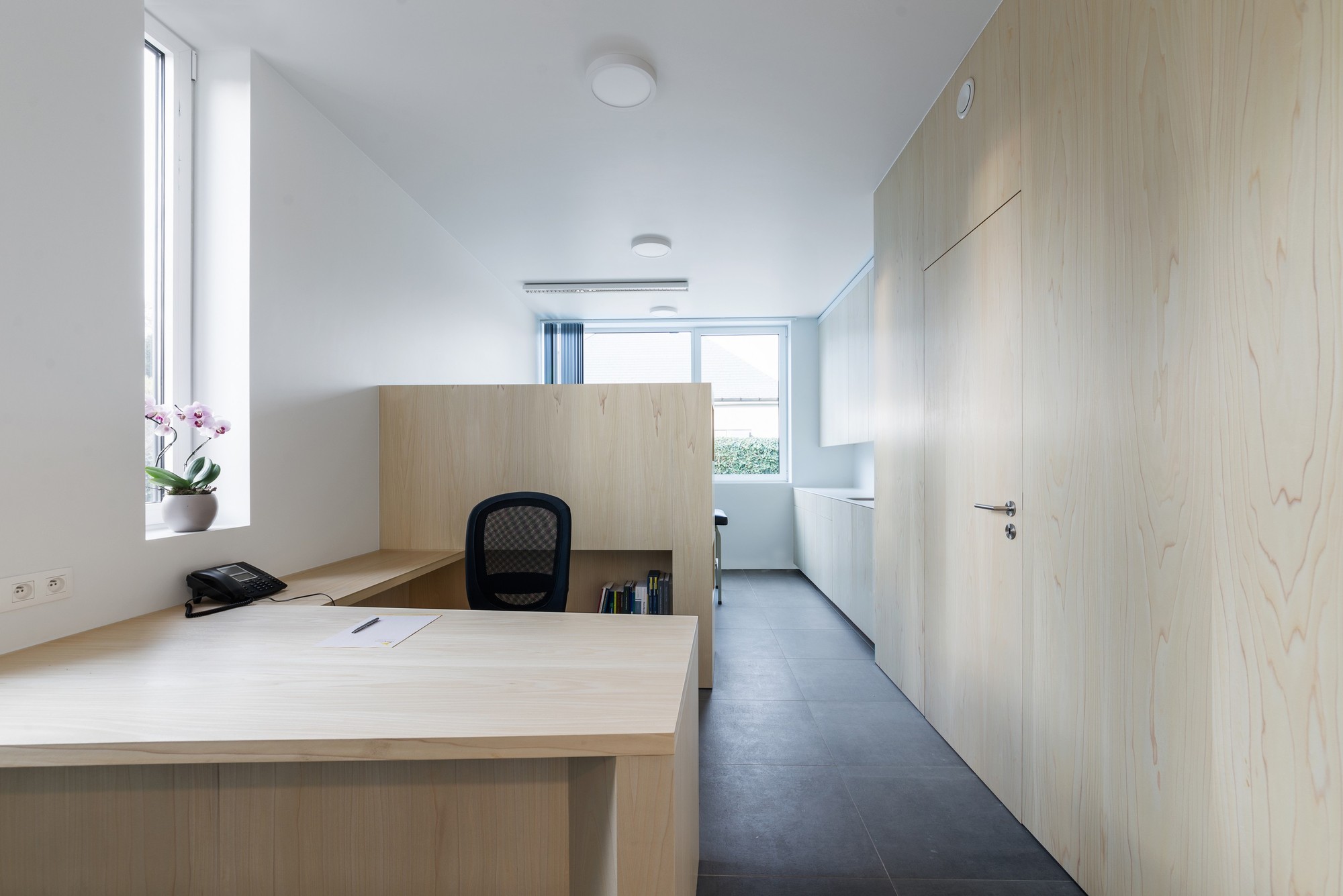 Gallery of Medical Practice De Schuyter / Joshua Florquin Architects - 7