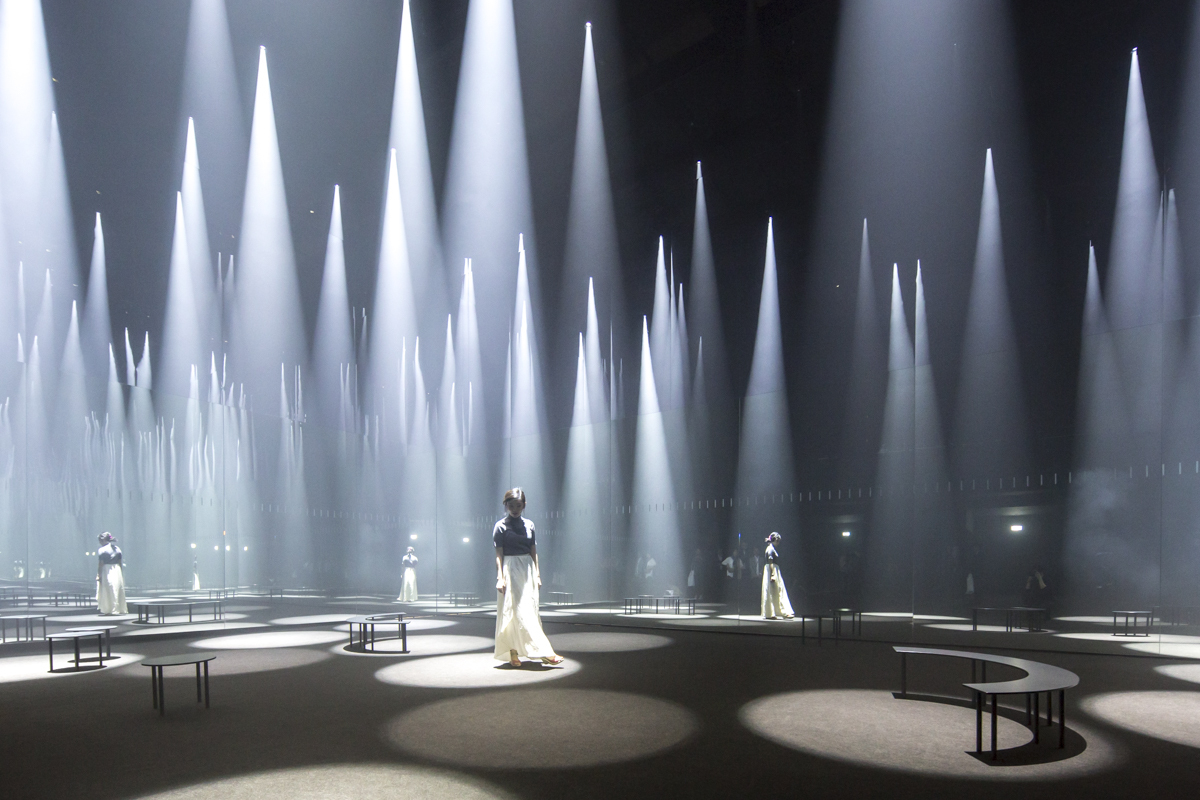 Gallery Of Sou Fujimoto Installs A Forest Of Light For Cos At 2016 Salone Del Mobile 17 Le numerose aziende partecipanti espongono negli stand della fiera i loro pezzi, che vanno dall'artigianato, all'arredamento moderno, a quello classico. gallery of sou fujimoto installs a forest of light for cos at 2016 salone del mobile 17