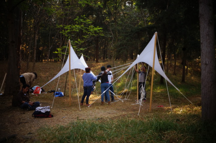 Estudiantes de arquitectura de la UNAM diseñan y construyen pabellones en el bosque de Tlalpan, México - Más Imágenes