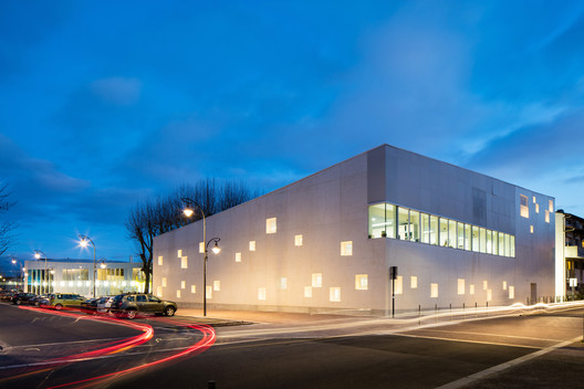 La Source  / atelier d’architecture King Kong - Windows