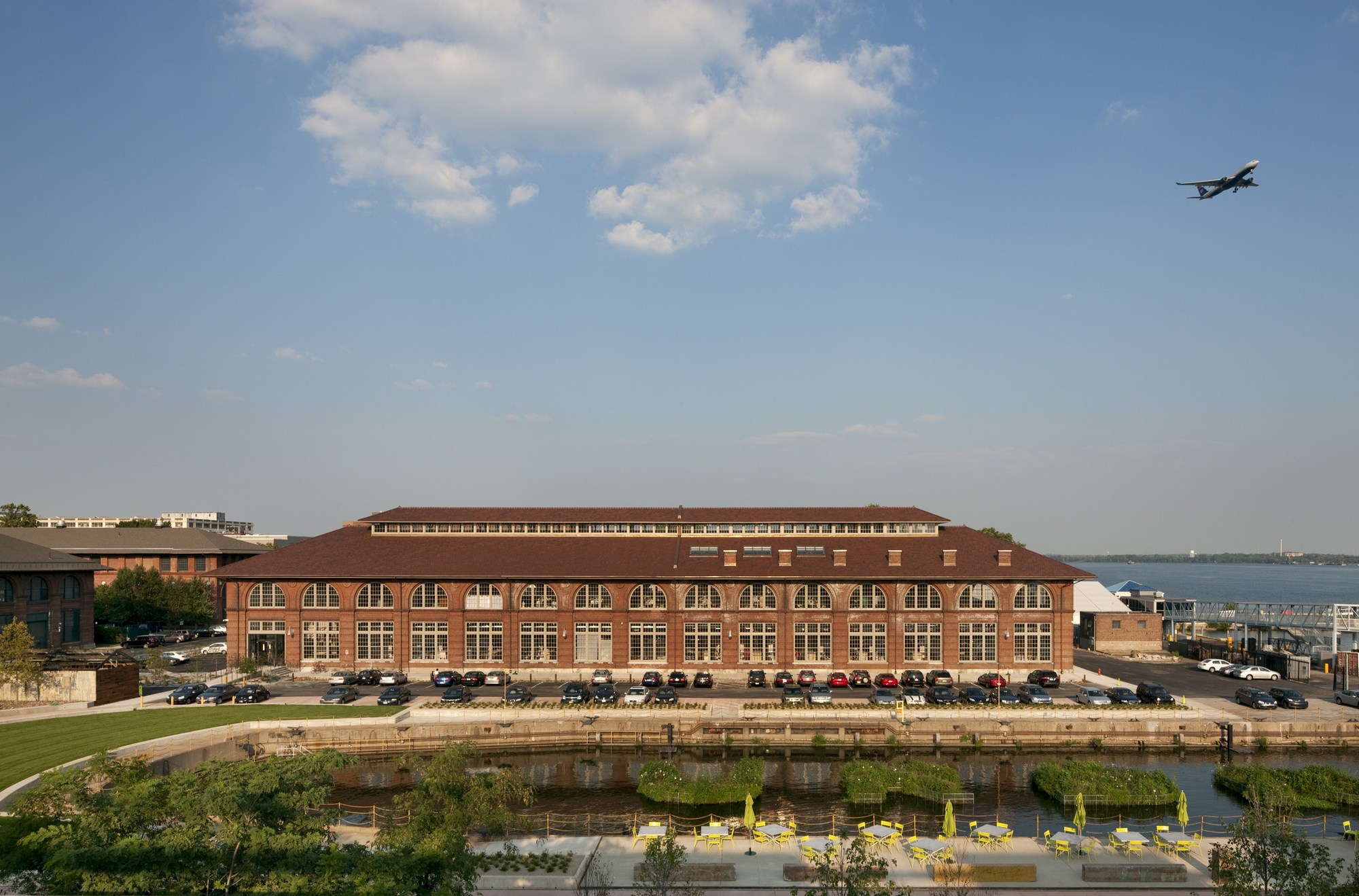 画廊 Urban Outfitters Corporate Campus / Meyer, Scherer & Rockcastle 30