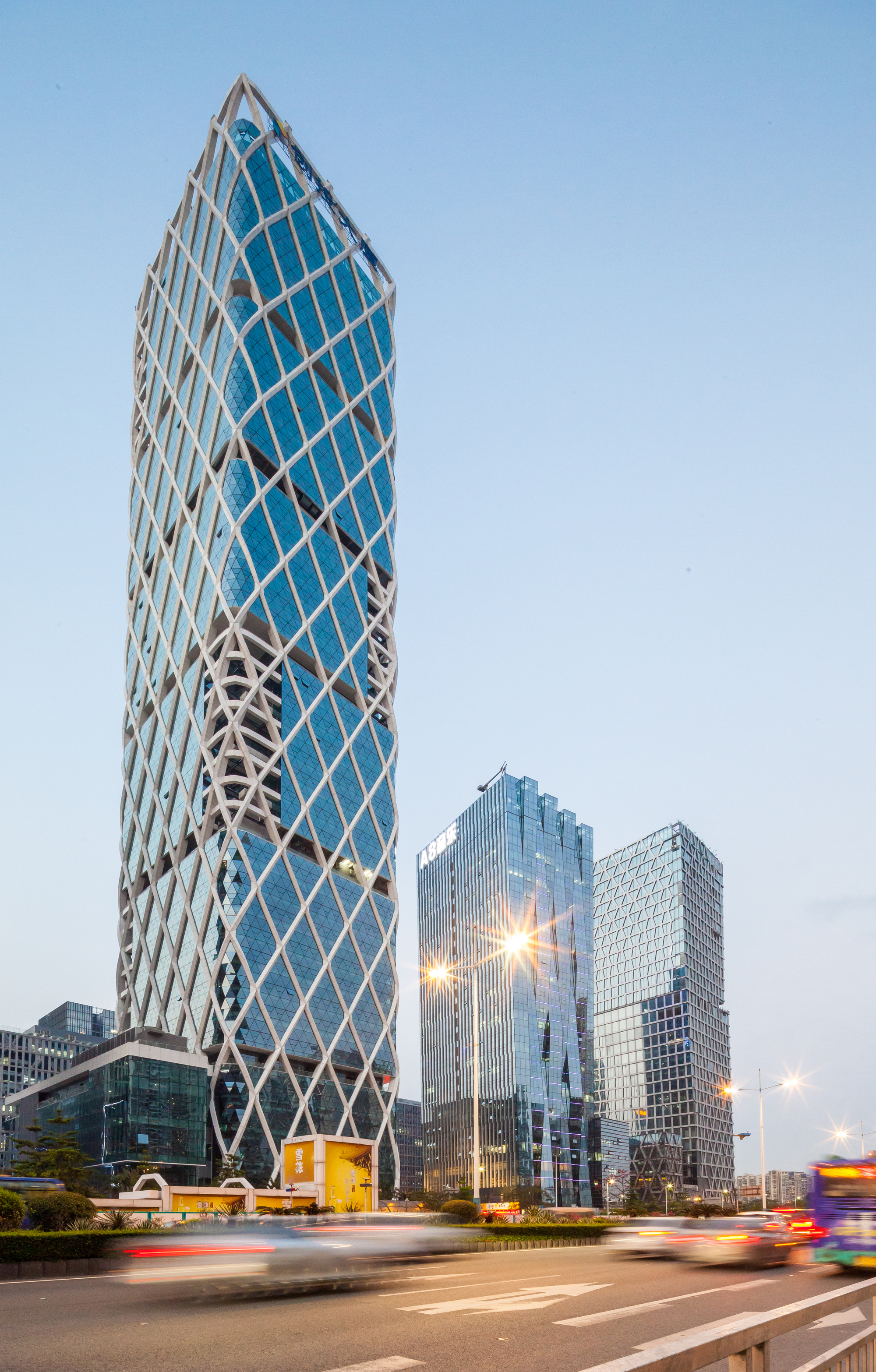 Gallery of Shenzhen VCPE Tower / Studio Hung + Huazhu