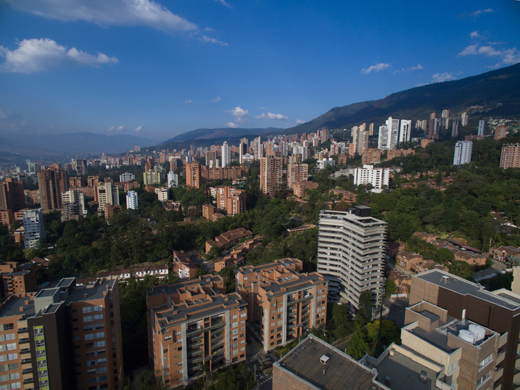 Zebrano / Plan:b arquitectos + M+ Group - Urbano, Ventanas