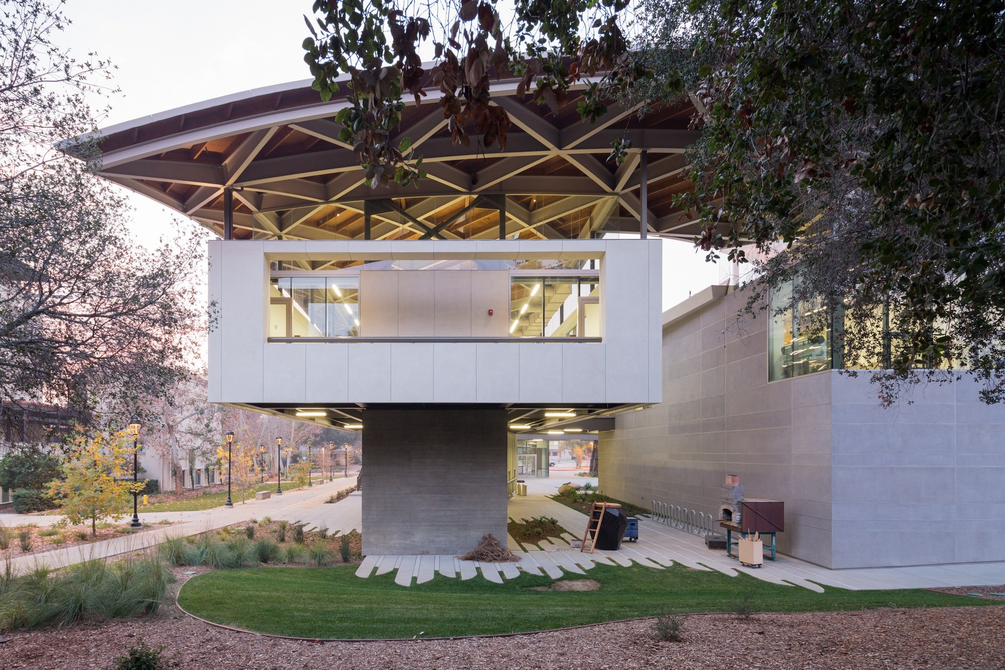 Gallery of Pomona College Studio Art Hall / wHY 2