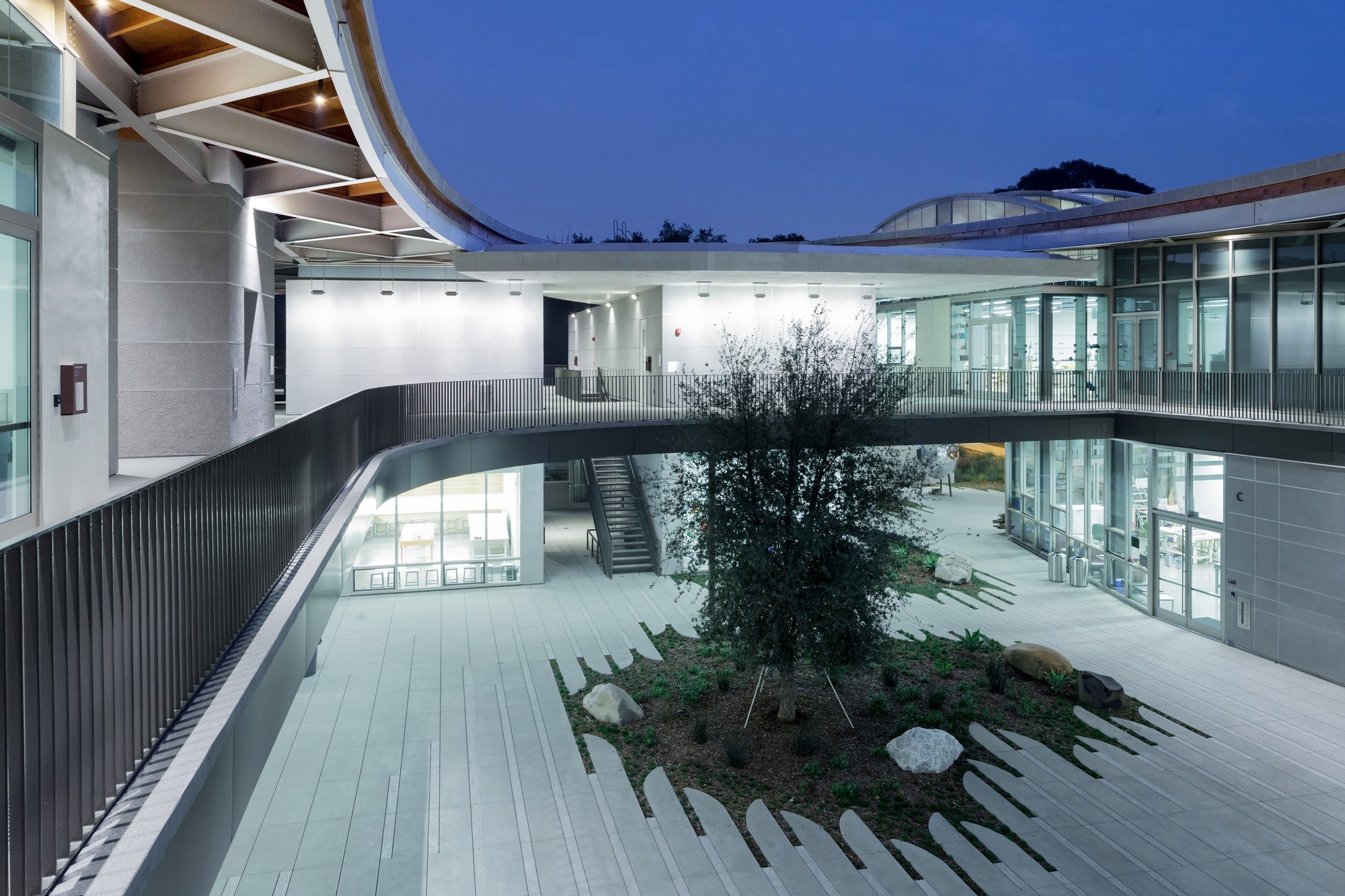 Gallery of Pomona College Studio Art Hall / wHY 17