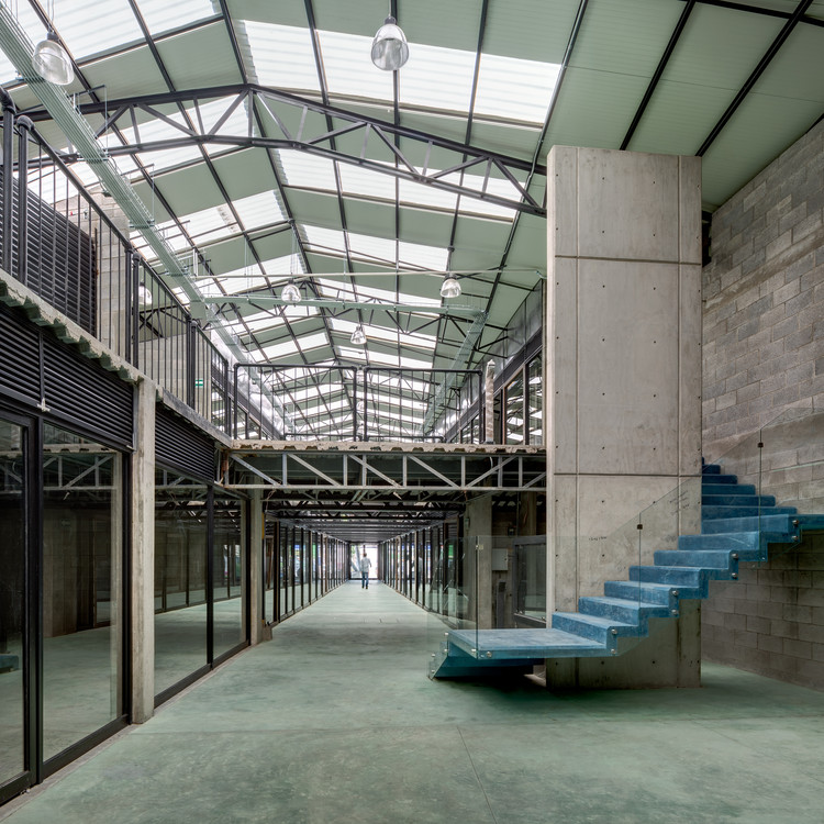 Triangulo Corona  / Arquitectura en Movimiento Workshop - Beam, Steel