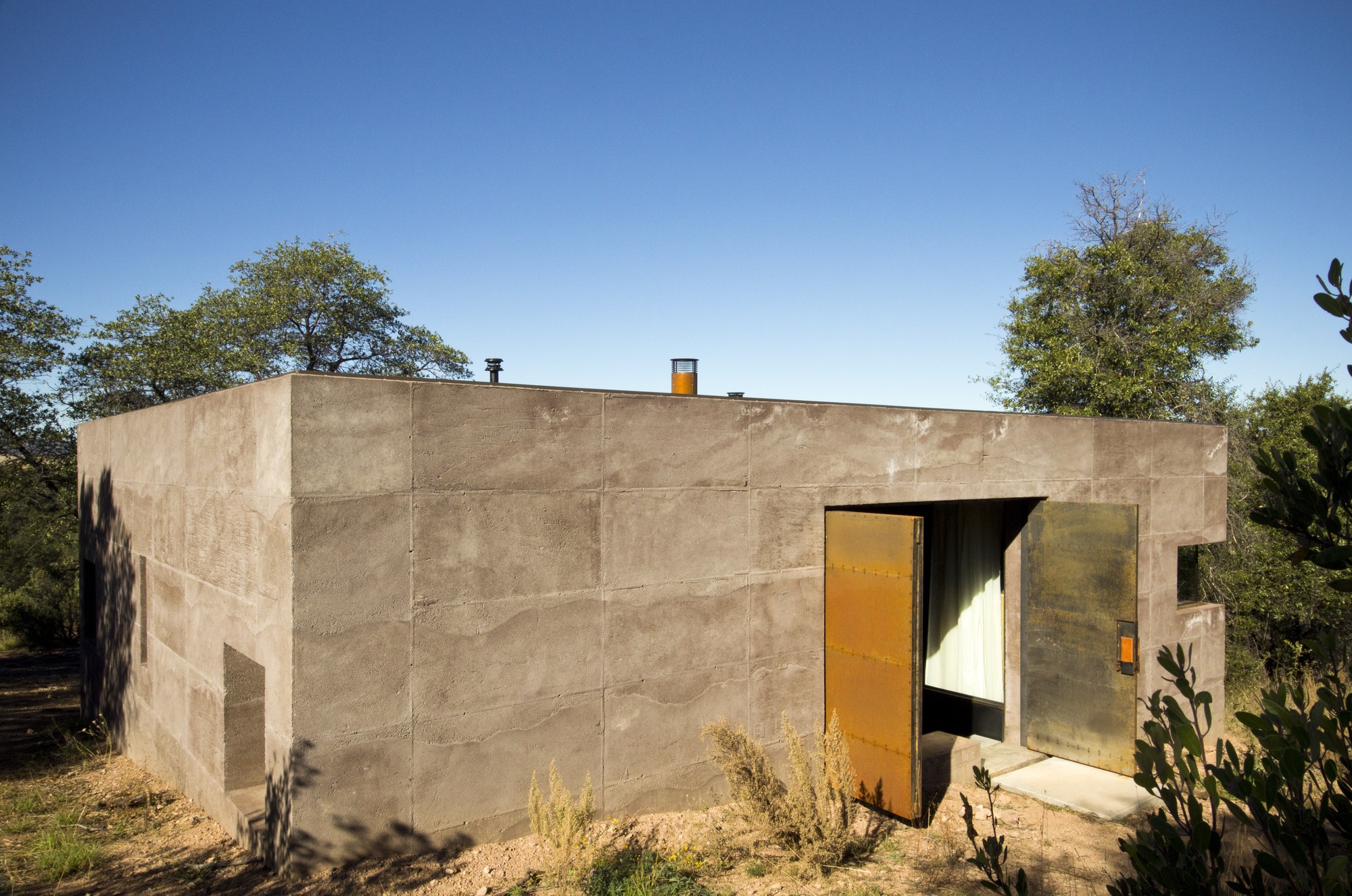 Casa Caldera / DUST