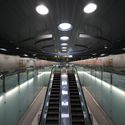 Estación de metro Dingpu / J.J. Pan & Partners  - Estación De Metro