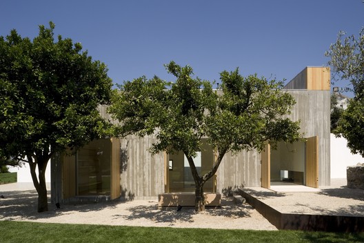 Casa na Chamusca Da Beira / João Mendes Ribeiro Casa na Chamusca Da Beira / João Mendes Ribeiro - Imagem 1 de 42