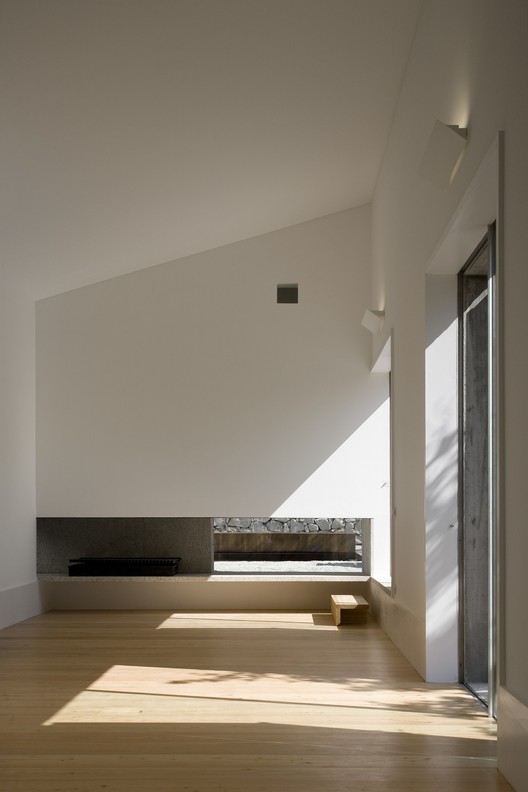 Casa na Chamusca Da Beira / João Mendes Ribeiro Casa na Chamusca Da Beira / João Mendes Ribeiro - Imagem 16 de 42