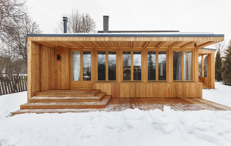  Country House in Tarusa Renovation / Architectural bureau PROJECT905 - Extension, Deck, Door, Facade, Beam, Column