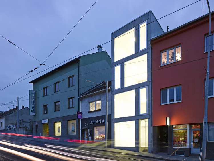 Mixed Use House  / Makovský & partners - Windows, Facade