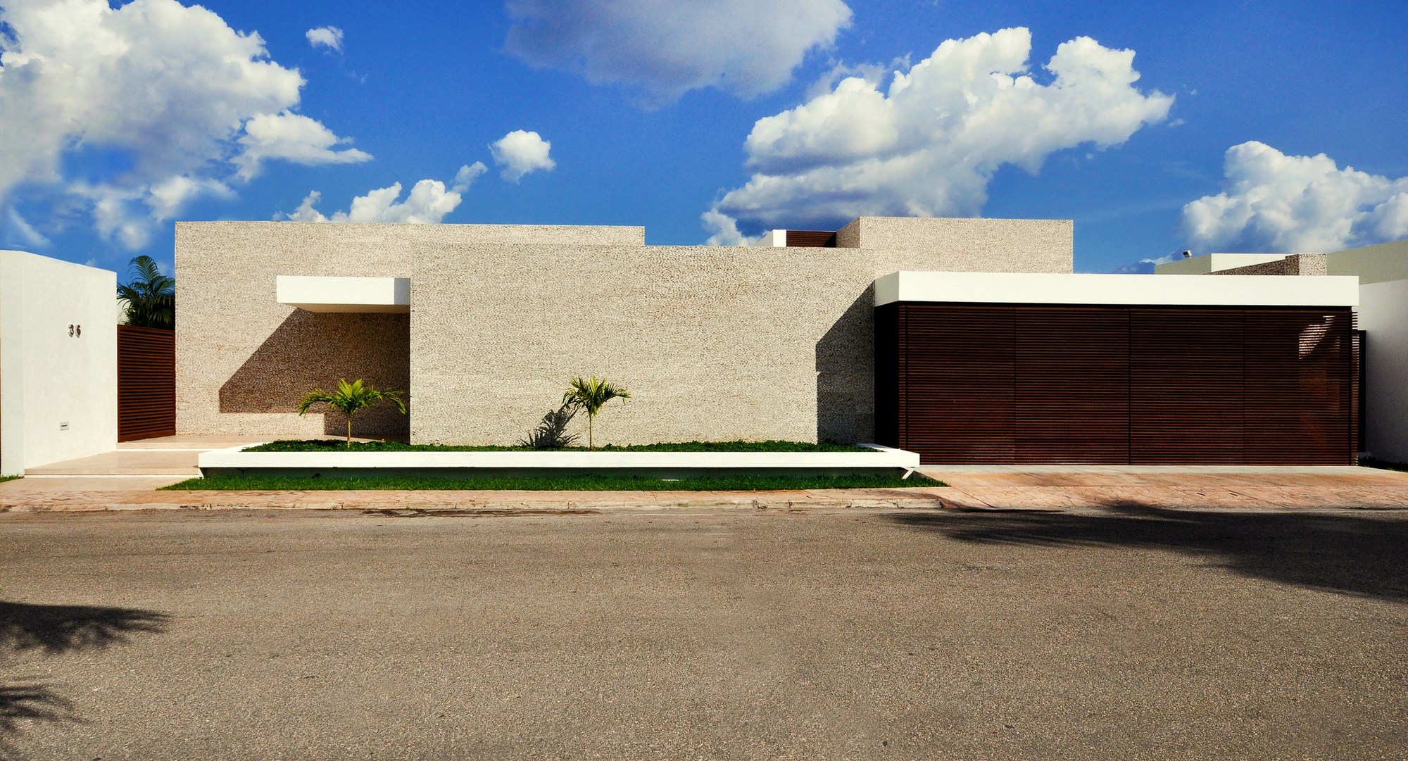 Rajuela House / Muñoz Arquitectos | ArchDaily