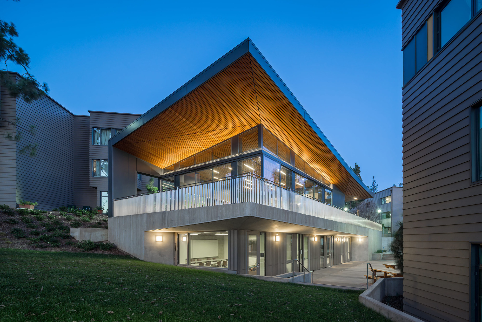 Galería de Residencias Estudiantiles Hitch UCLA / Steinberg 6