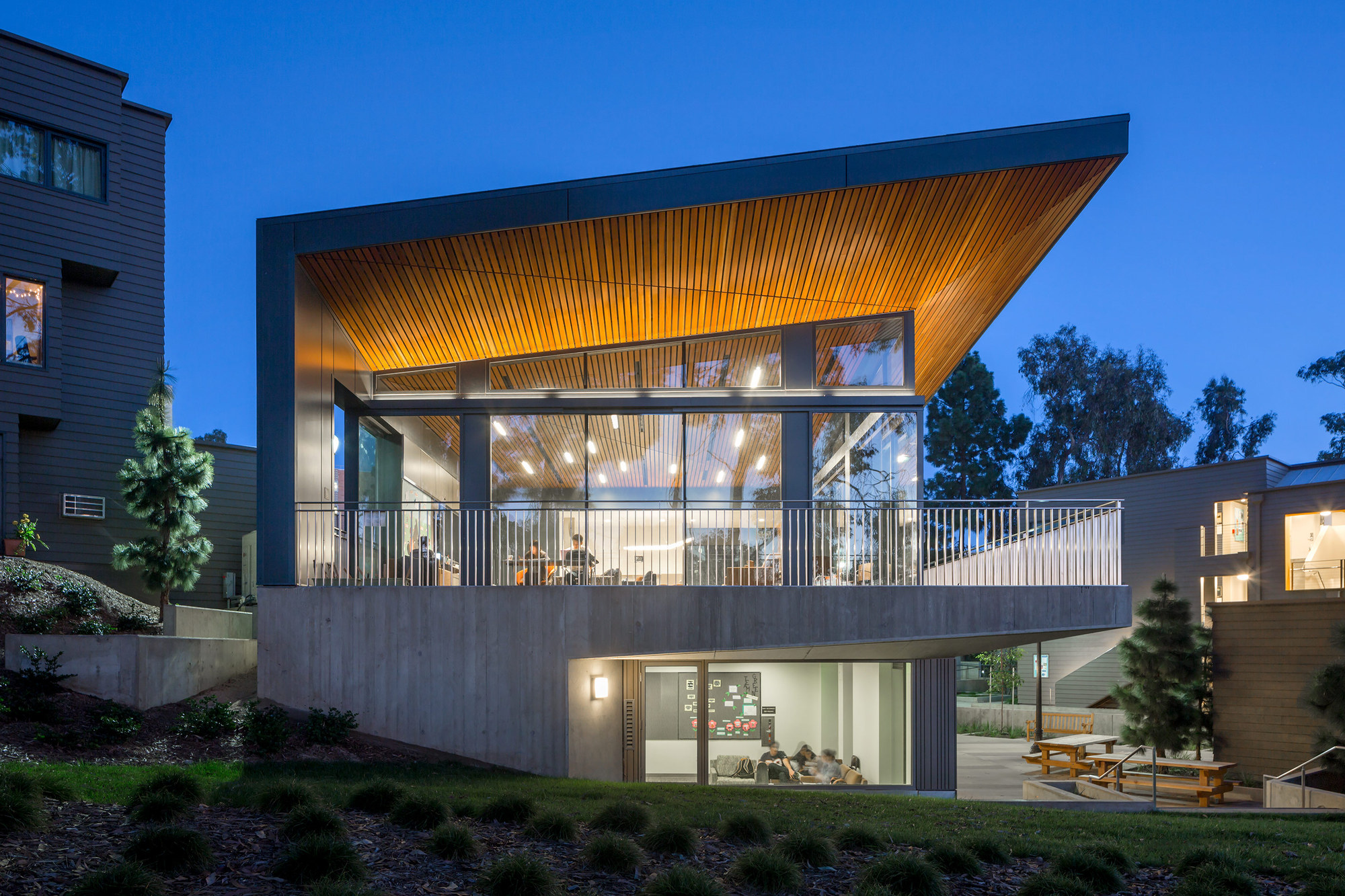 Galería de Residencias Estudiantiles Hitch UCLA / Steinberg 5