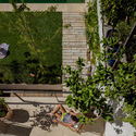 Guesthouse  in  Lisbon  / Pedro Domingos Arquitectos - Houses, Garden, Facade