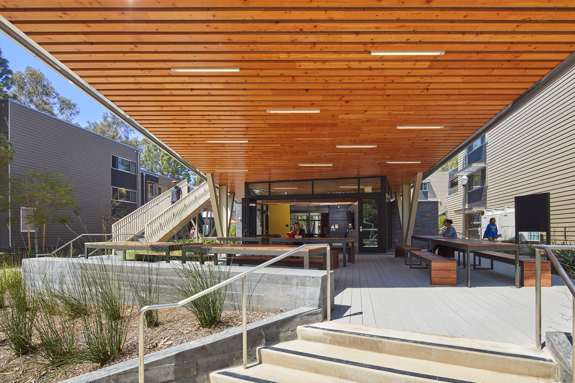 Gallery of UCLA Saxon Suites / Studio E Architects 22