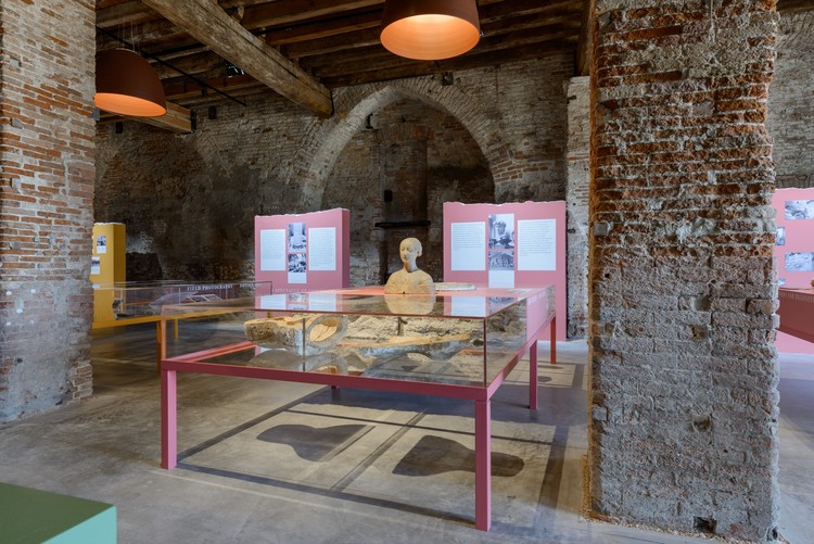 Photo by Andrea Avezzù. Image Courtesy of La Biennale di Venezia