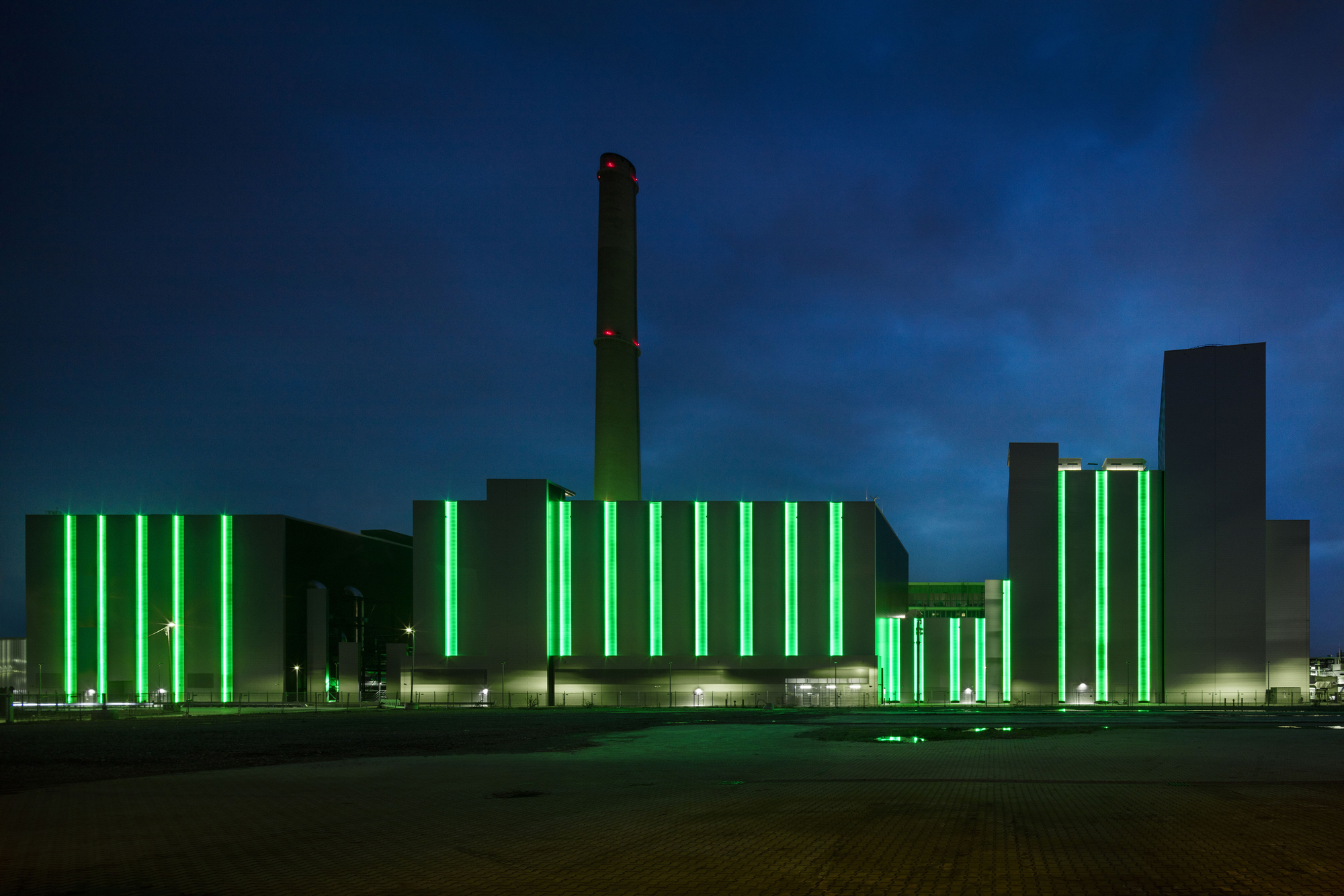 Gallery of Lausward Power Plant / kadawittfeldarchitektur - 8